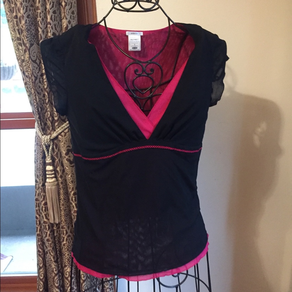 Old Navy perfect fit, black & hot pink top